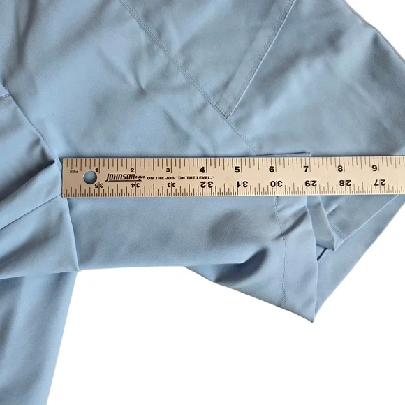 IZOD XFG Light Blue Performance Ladie's Golf Shorts 4 - Picture 7 of 8